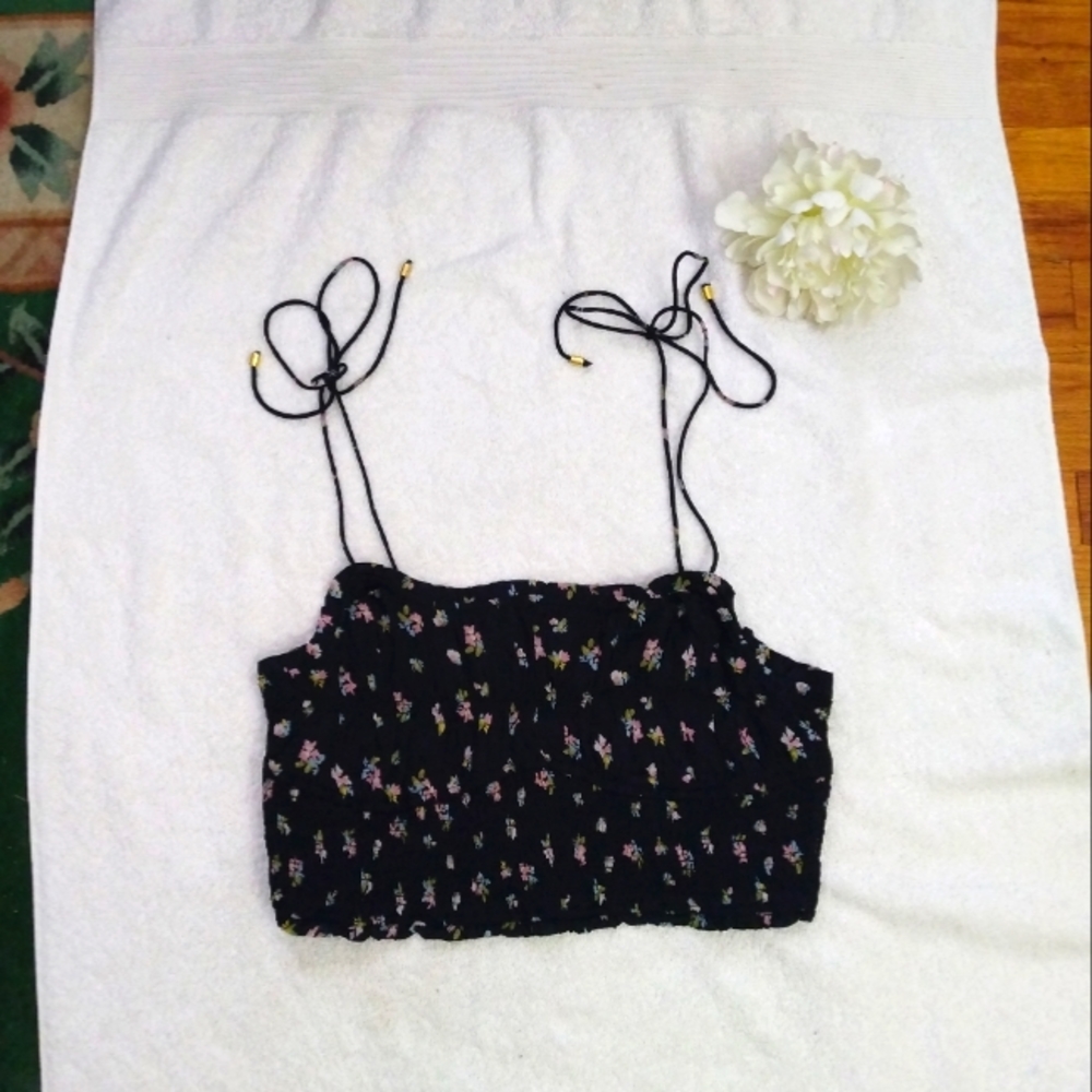 NWT Black & Floral Free People Belly/ Crop Top Large